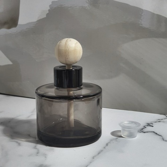 디퓨저용기 원형 컬러 블랙 100ml 사탕볼우드스틱 대 포함 디퓨저용기 원형 컬러 블랙 100ml 사탕볼우드스틱 대 포함