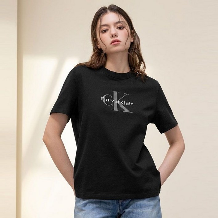 백화점 정품 캘빈클라인 25FW 47B865G여성 모노그램 로고 반팔티셔츠