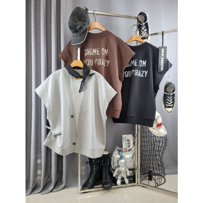 씨샵인더룸 / 블랙라벨 스지 빈티지 레터링 스냅 루즈핏 베스트 3color