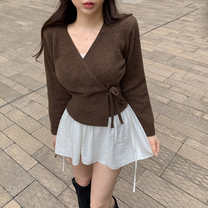 워너비뮤즈 허리잘록감성룩 브이넥 울 랩 니트 긴팔 루즈핏 리본 스트랩 버튼 봄 가을 간절기 데일리룩 데이트룩 개강룩 새내기룩 5COL