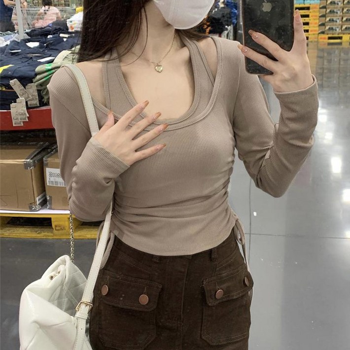스트링 레이어드 홀터넥 긴팔 티셔츠 스트링 레이어드 홀터넥 긴팔 티셔츠