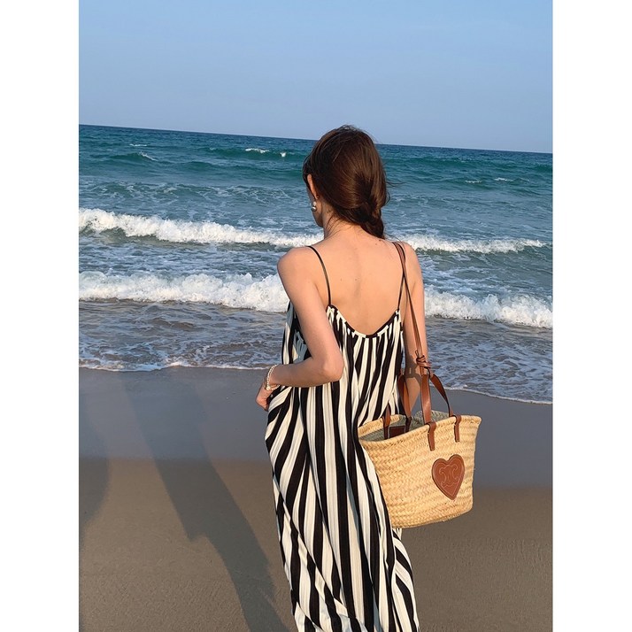 웬디 세로 스트라이프 단가라 민소매 나시 슬립 여름 휴양지 바캉스 롱 원피스 웬디 세로 스트라이프 단가라 민소매 나시 슬립 여름 휴양지 바캉스 롱 원피스