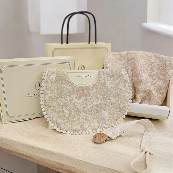 [선물추천] 베베온리앙 솔레이 포레 턱받이/보넷/헤어밴드 세트