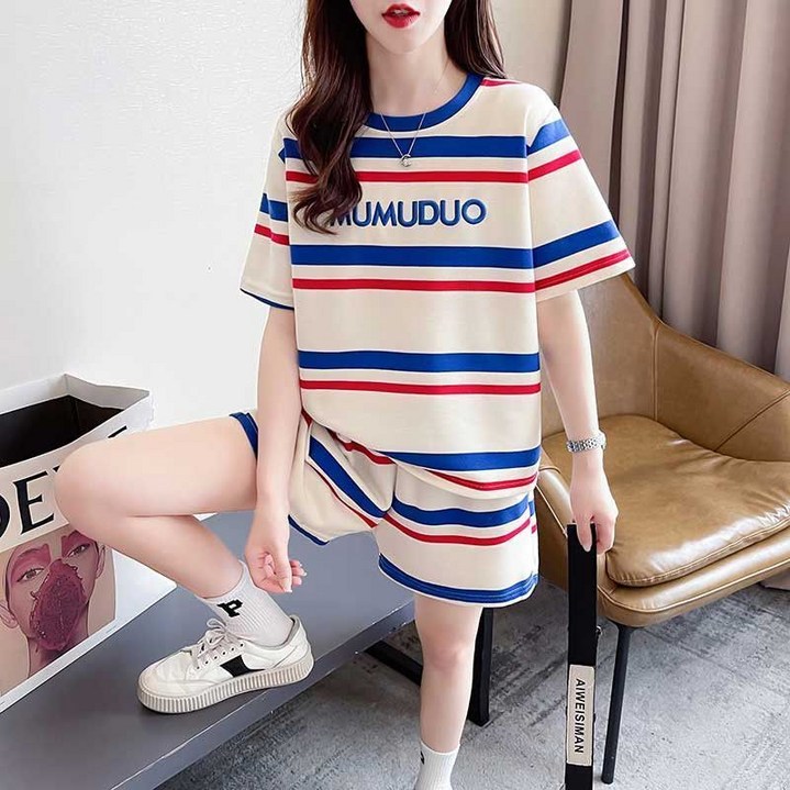 COSYEVNO 여자 캐주얼 트레이닝복세트 빅사이즈 라운드넥 줄무늬 셔츠 반바지