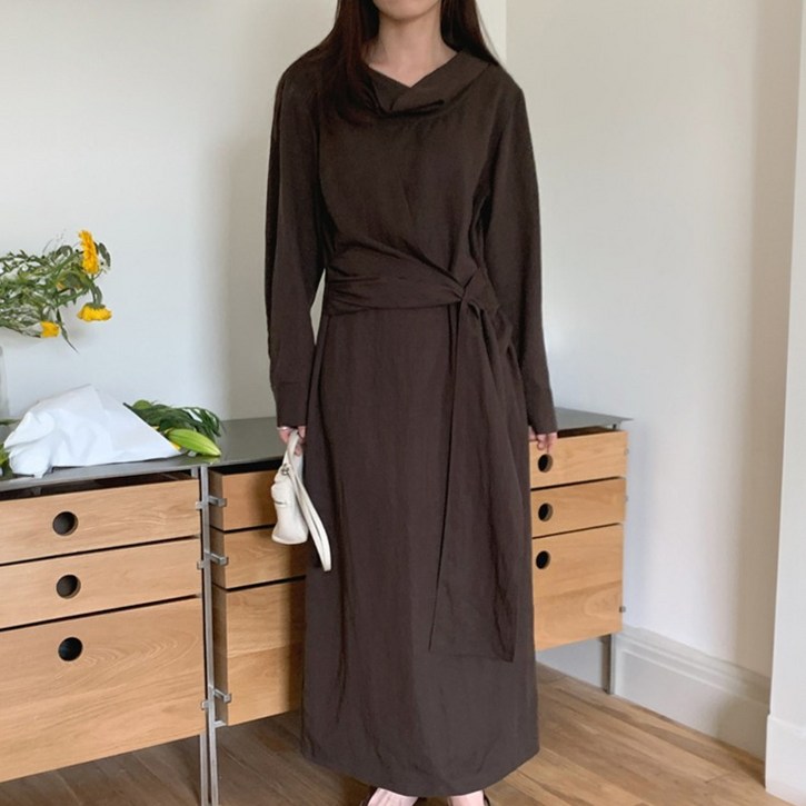 페이퍼먼츠 사선 랩 로블 긴팔 롱 원피스 10286