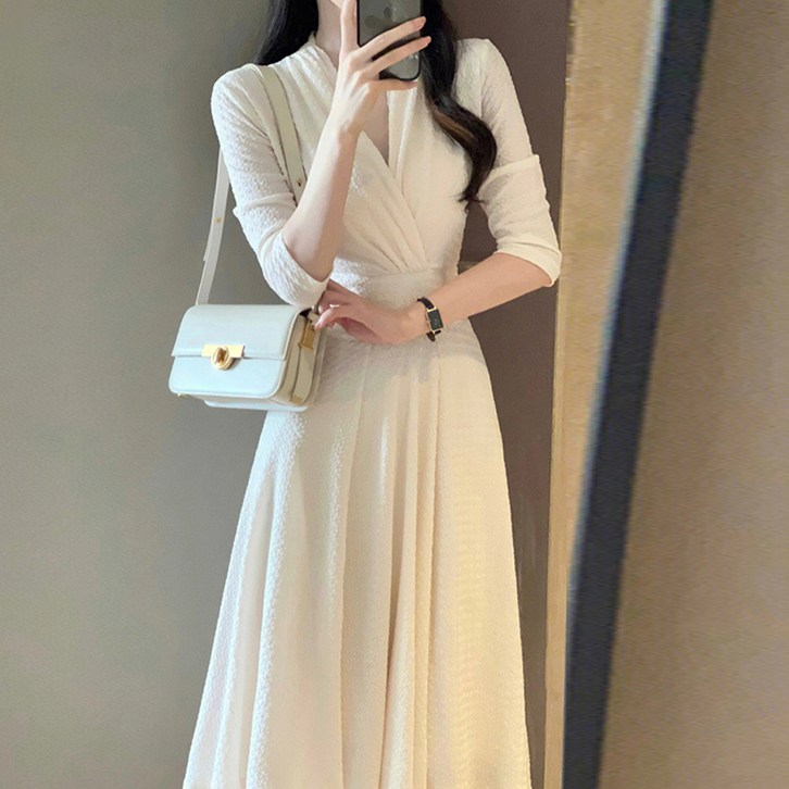 비비에모 순백의 브이넥 슬림핏 롱 원피스 05135 비비에모 순백의 브이넥 슬림핏 롱 원피스 05135