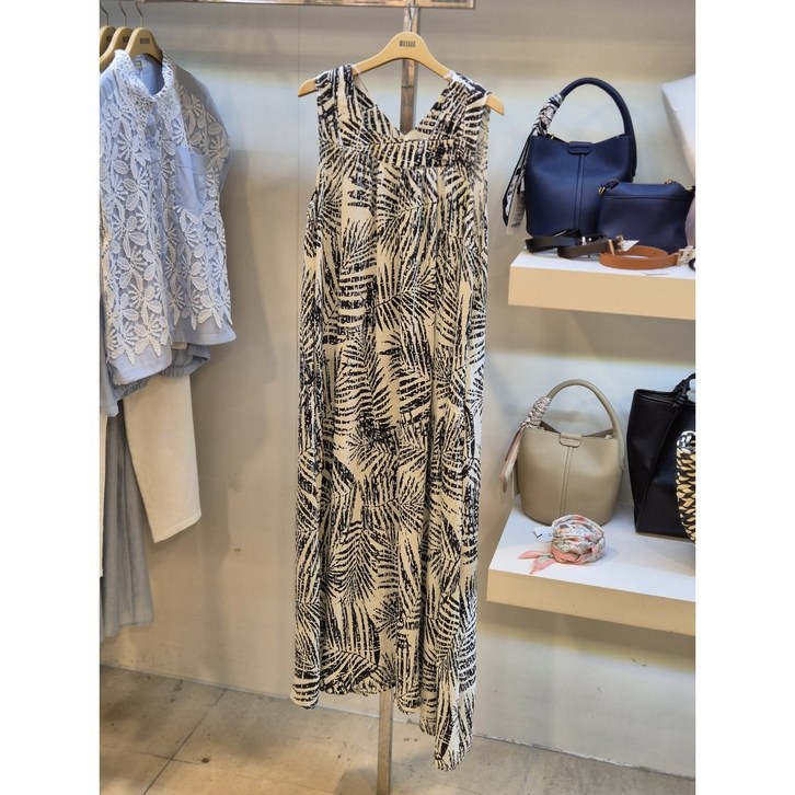 3층 멜본 잎사귀 썸머원피스 STOW25836