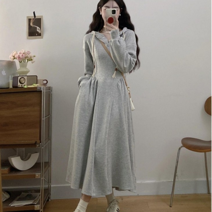 COSYEVNO 여성 봄가을 긴팔 원피스 슬림핏 캐주얼 후드 순색의 미디 A라인 치마